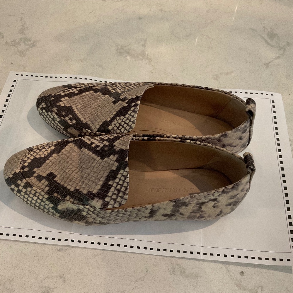 Banana republic Python Flats